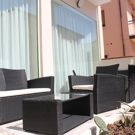 Hotel Marina Римини Екстериор снимка