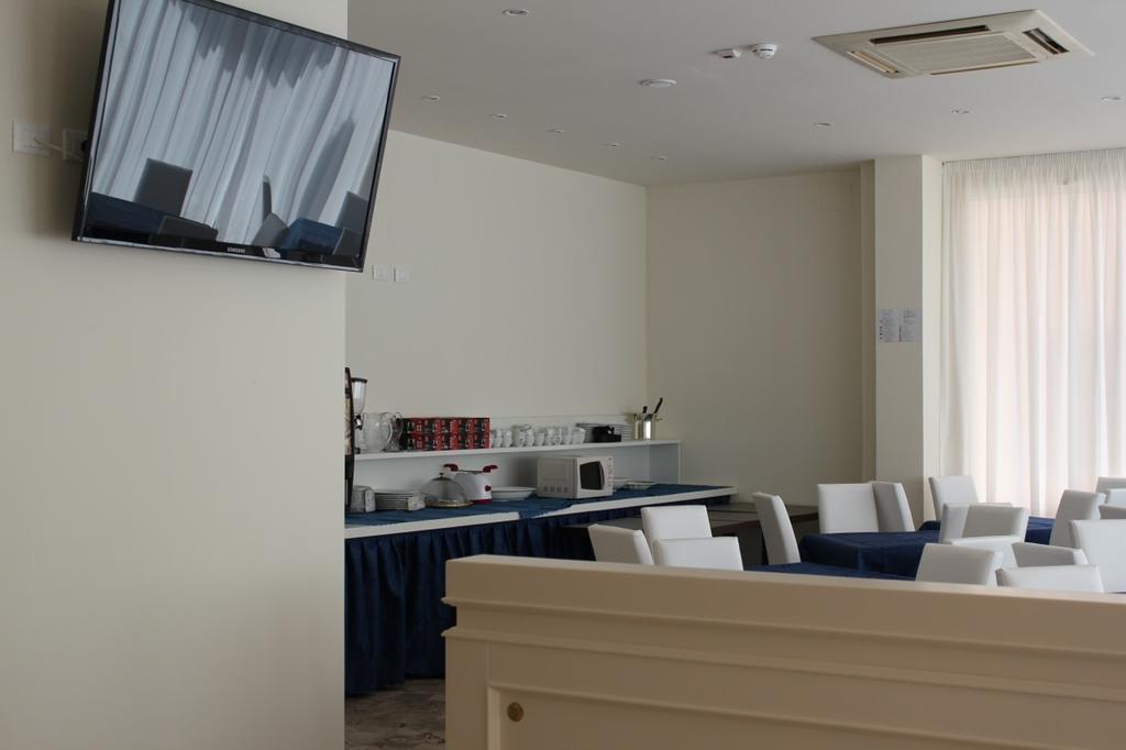 Hotel Marina Римини Екстериор снимка
