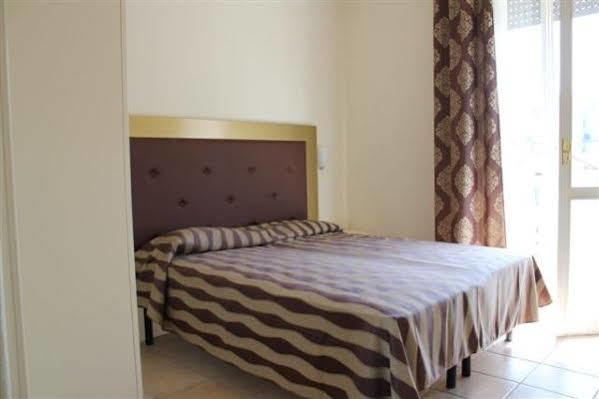 Hotel Marina Римини Екстериор снимка